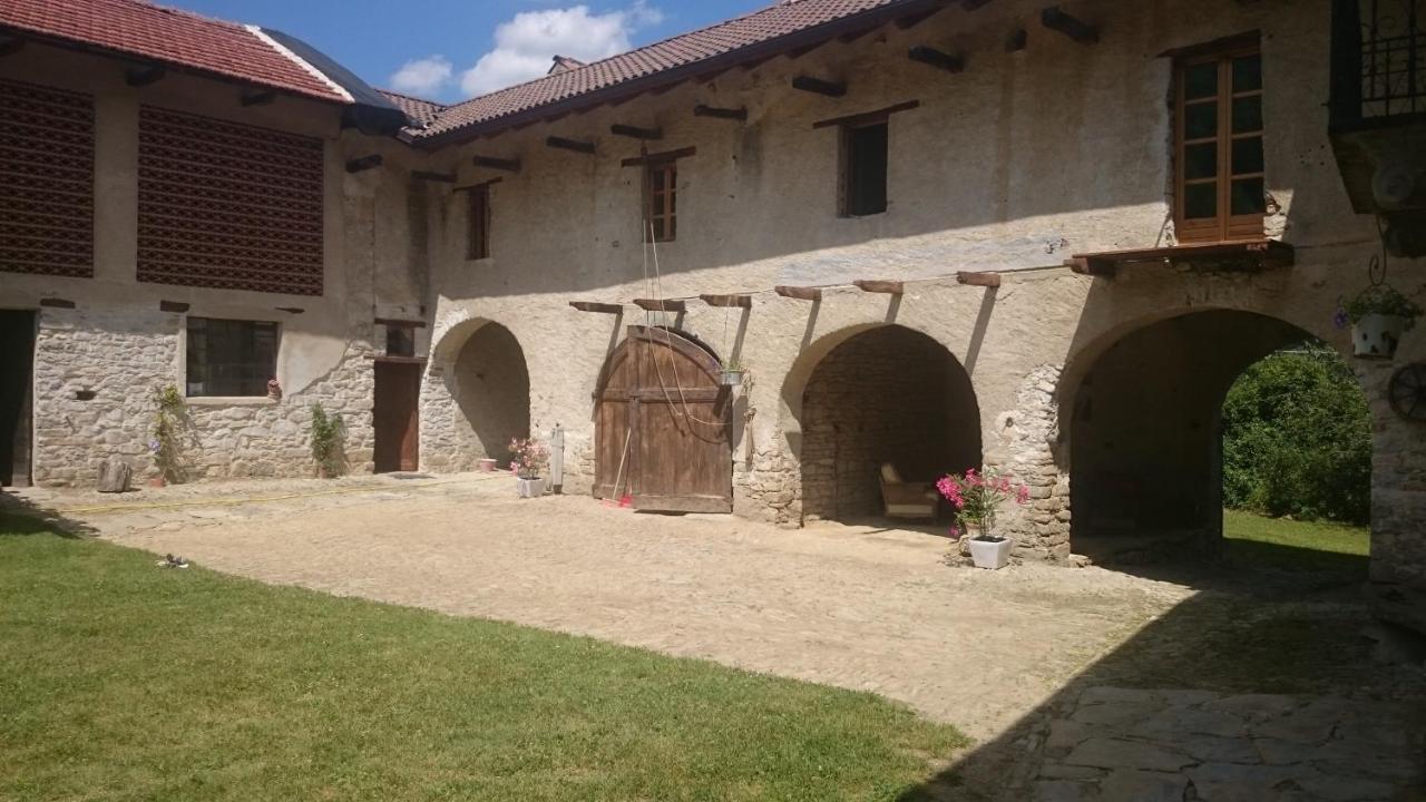 B&B Barbaia Levice 外观 照片